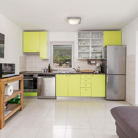 Beautiful apartment in Veli Losinj with 2 Bedrooms&WiFi Buitenkant foto