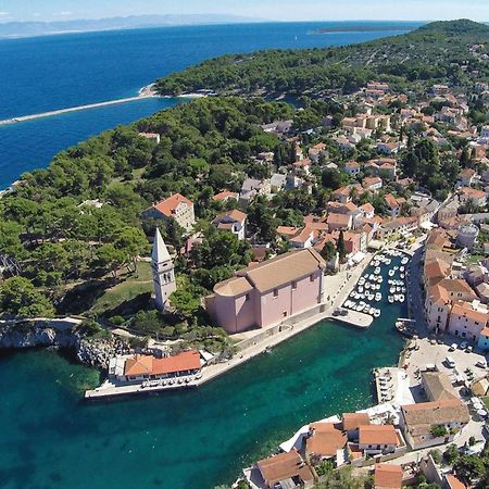 Beautiful apartment in Veli Losinj with 2 Bedrooms&WiFi Buitenkant foto