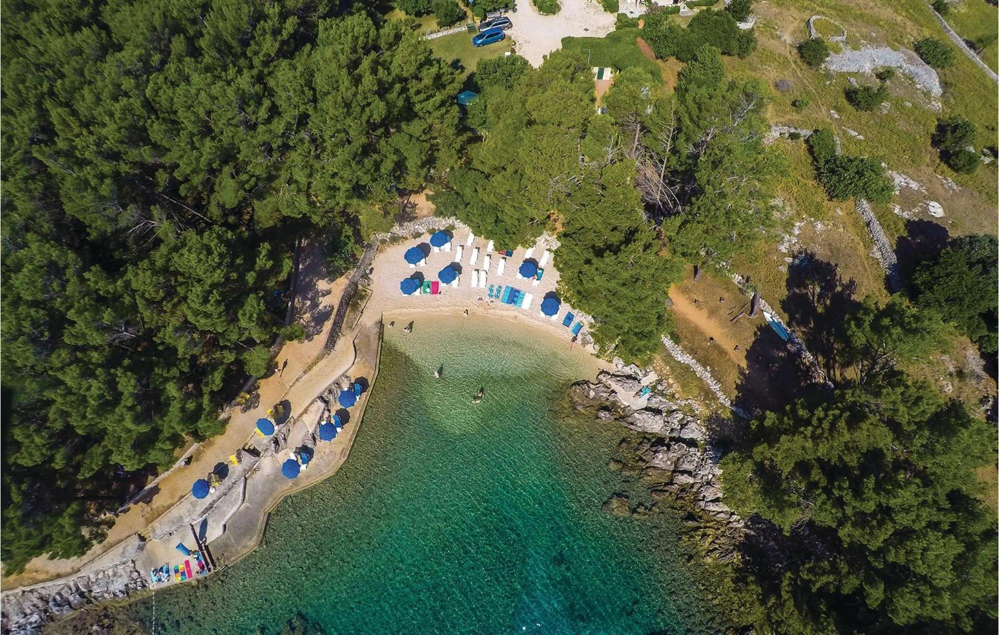 Beautiful apartment in Veli Losinj with 2 Bedrooms&WiFi Buitenkant foto