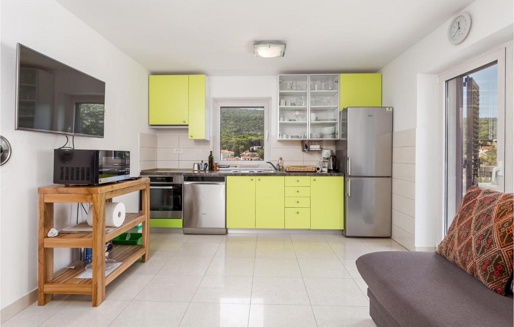 Beautiful apartment in Veli Losinj with 2 Bedrooms&WiFi Buitenkant foto