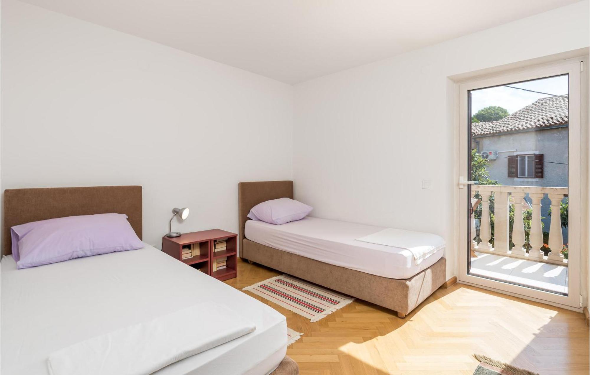 Beautiful apartment in Veli Losinj with 2 Bedrooms&WiFi Buitenkant foto