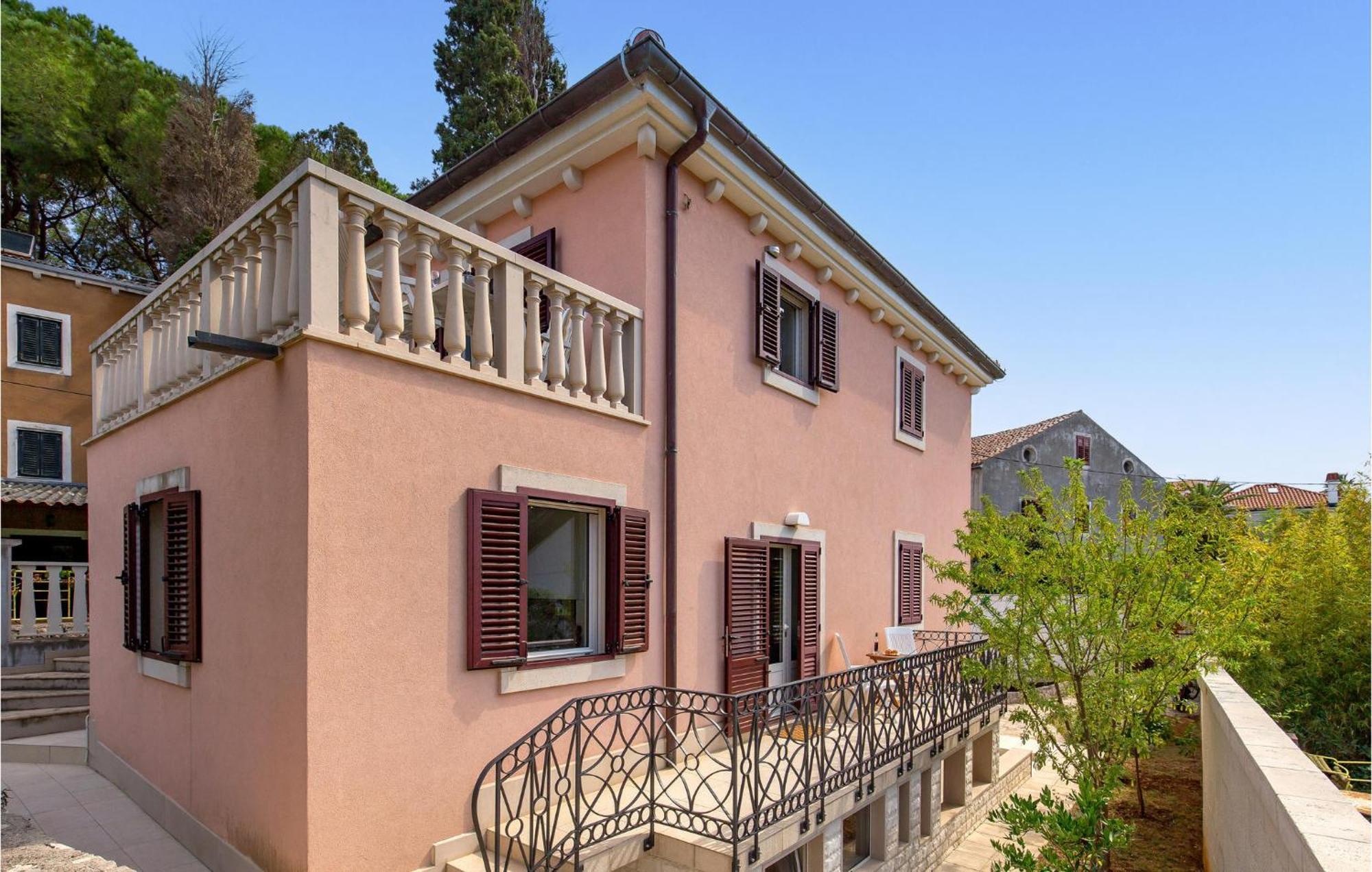 Beautiful apartment in Veli Losinj with 2 Bedrooms&WiFi Buitenkant foto